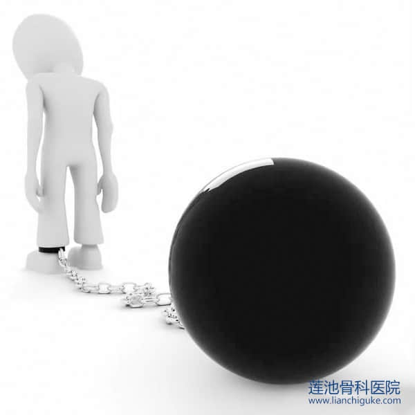 股骨頭壞死進(jìn)行髖置換關(guān)節(jié)后能像正常人一樣走路嗎